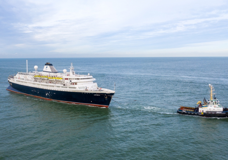 Astoria Cruiseship (3)